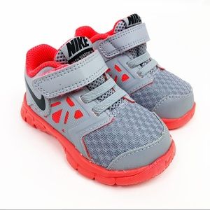 NIKE Flex Supreme TR4 Infant Boys Size 4 Sneaker